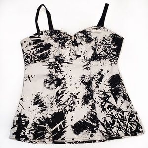 🌵4/$20🌵 Guess Black & White printed tank